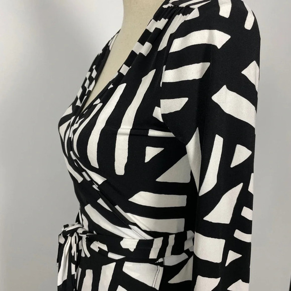 Banana Republic Factory Wrap Dress Midi Size XS Black White Abstract Print - Picture 6 of 11